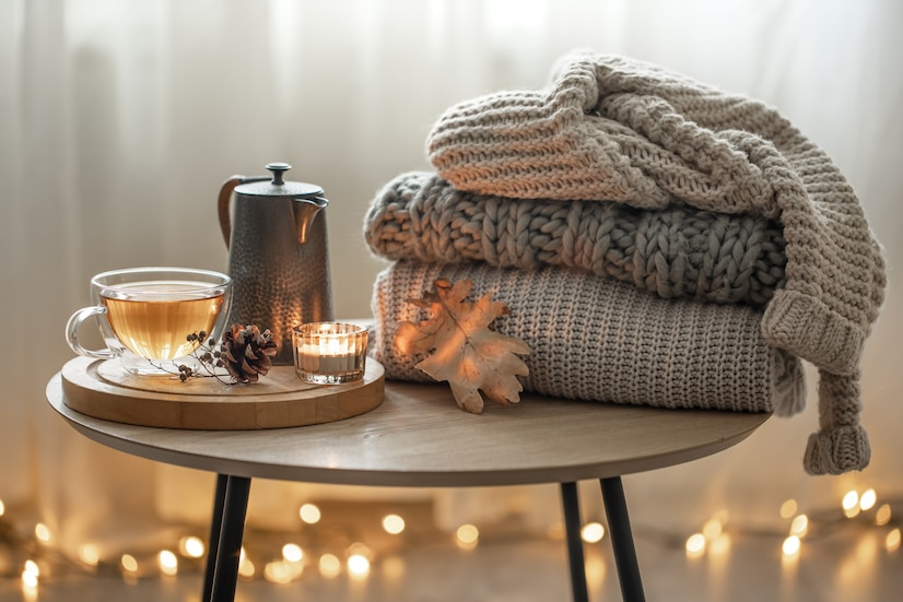 laine et tricot-composition-automne-maison-cocoon-the-pulls-tricotes-interieur laine et tricot-composition-automne-maison-cocoon-the-pulls-tricotes-interieur